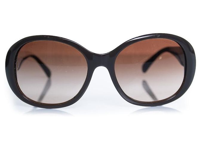 Gafas de sol Chanel, CC turnlock en marrón Castaño - vista 2