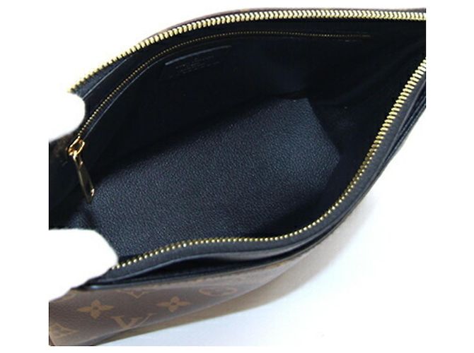Clutch Louis Vuitton Monogram Pallas Monogramma - vista 3