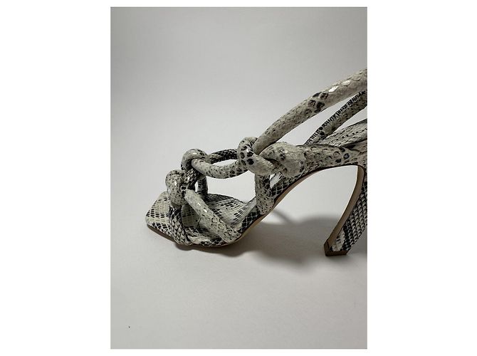 Knot Bottega Veneta Jimbo Sandale Python Print Weiß Größe 37.5 (Full set) Neu/Original Beige - Ansicht 17