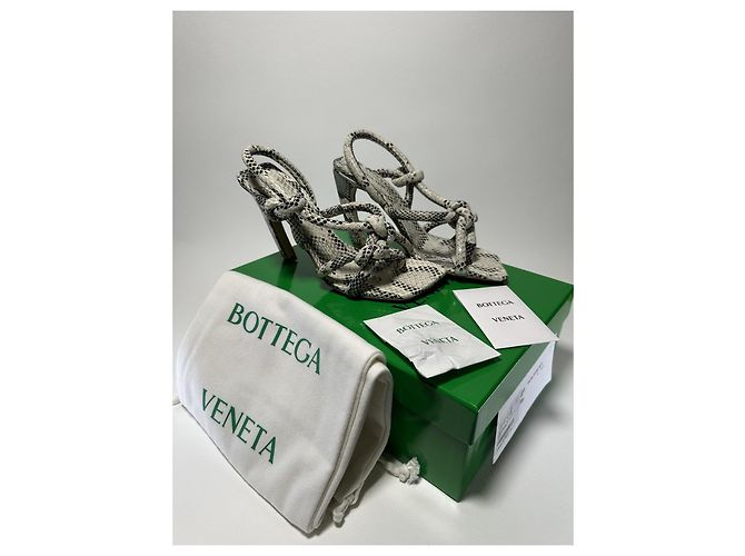 Knot Bottega Veneta Jimbo Sandale Python Print Weiß Größe 37.5 (Full set) Neu/Original Beige - Ansicht 3