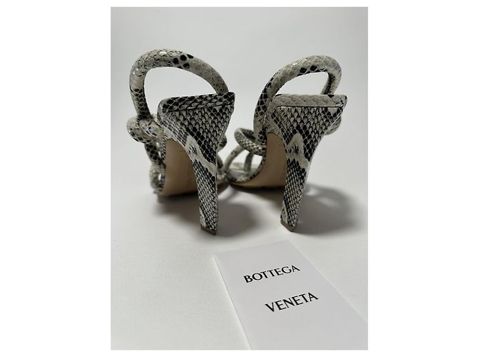 Knot Bottega Veneta Jimbo Sandale Python Print Weiß Größe 37.5 (Full set) Neu/Original Beige - Ansicht 8