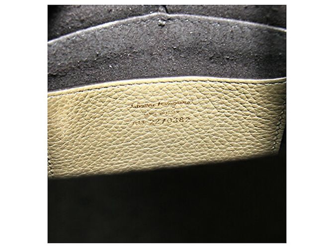 Salvatore Ferragamo Olive Leather Shoulder Bag Olive green - view 4