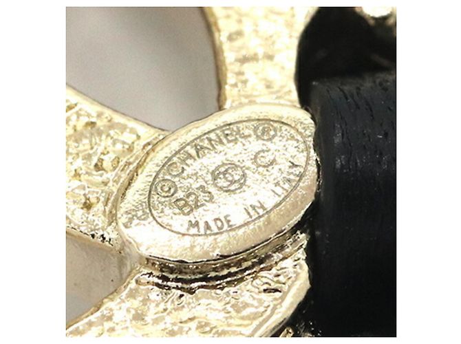 Pendientes Chanel Matelasse Stud Negro Blanco - vista 4