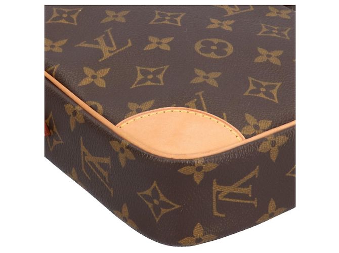 Bolso de hombro Louis Vuitton Danube Monogram Castaño - vista 10