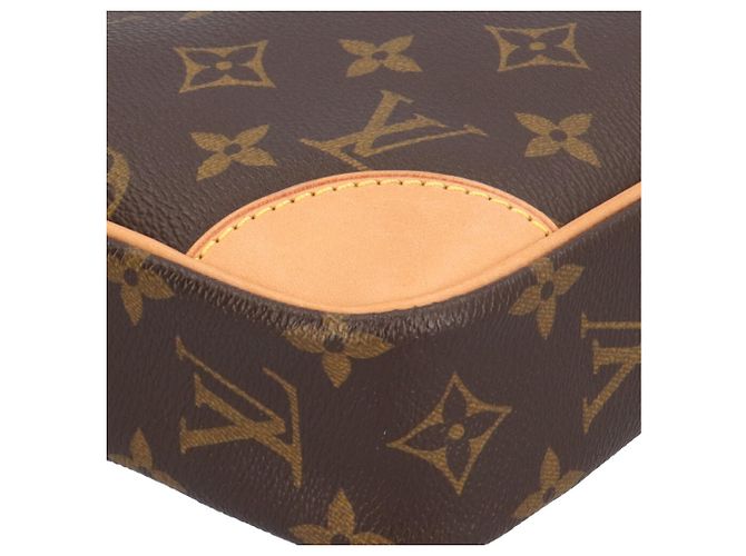 Bolso de hombro Louis Vuitton Danube Monogram Castaño - vista 8