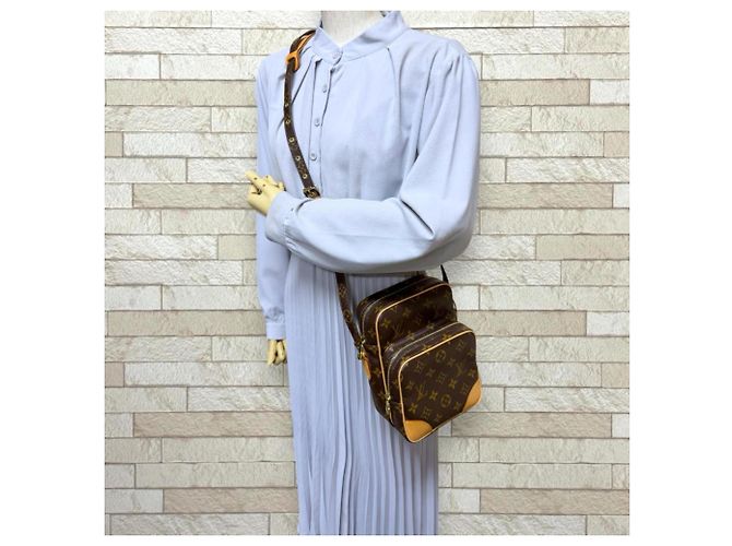 Borsa a tracolla Louis Vuitton Amazon Monogram Marrone - vista 2
