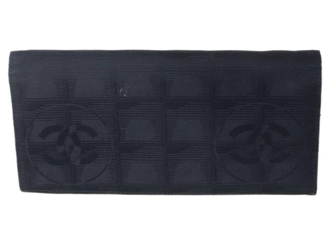 Portafoglio lungo bi-fold nero Chanel della linea New Travel - vista 3