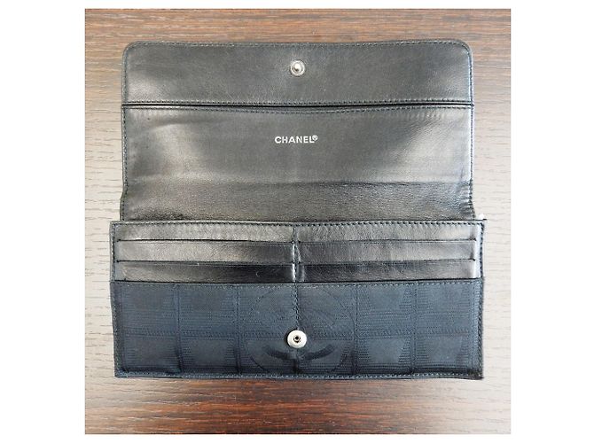 Portafoglio lungo bi-fold nero Chanel della linea New Travel - vista 9
