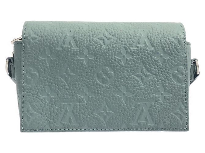 Carteira Louis Vuitton Taurillon Monogram Steamer Verde - vista 2