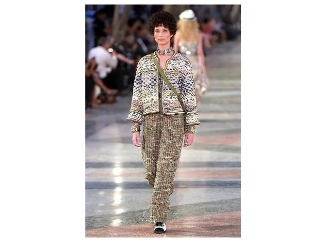 Mono de Tweed Timeless Chanel 2017 FR 38 De segunda mano - vista 6