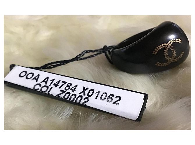 Anello Chanel CC Logo in resina nera Nero - vista 3