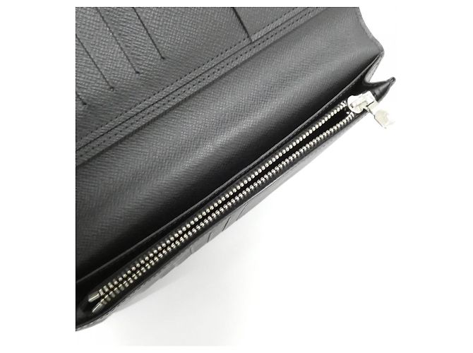Brazza Cartera larga Louis Vuitton Taiga Negro - vista 5