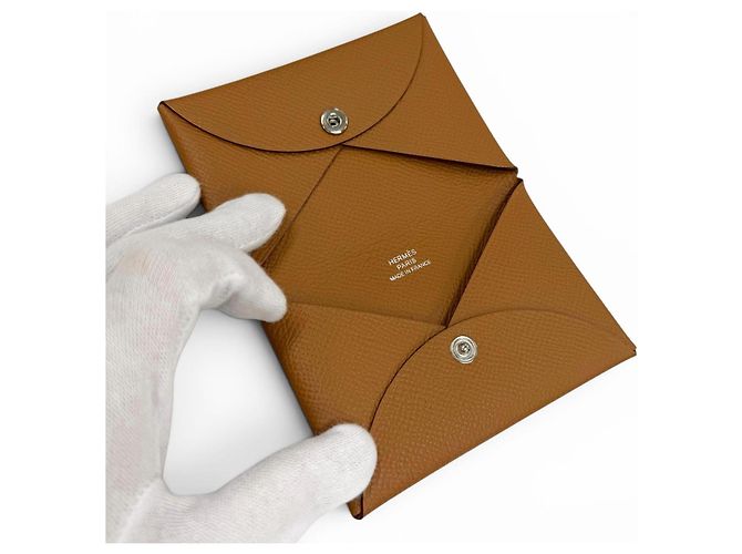 Hermès Tarjetero Calvi en cuero Epsom dorado Hermes - vista 5