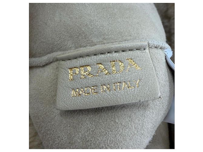Borsa a tracolla in pelle di pecora beige Prada - vista 13