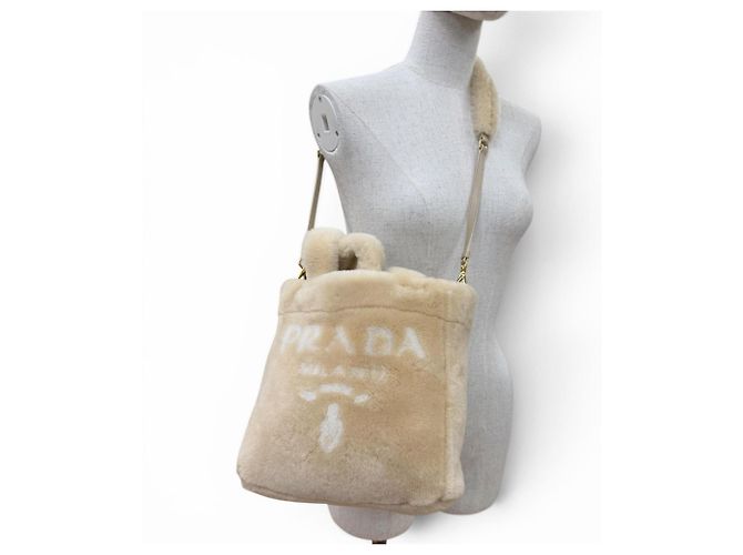 Borsa a tracolla in pelle di pecora beige Prada - vista 8