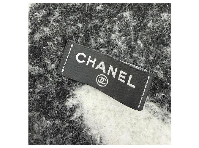 Stola Chanel in misto cashmere e seta Nero Bianco - vista 8