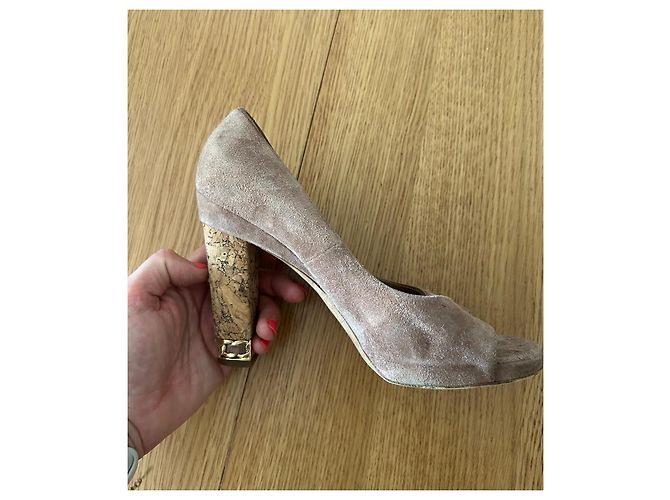 Scarpins Chanel Camurça Bege Bico Aberto Salto Cortiça - vista 12