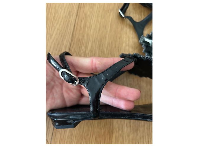 Chanel Sandali T-Strap in Vernice Nera Decorati Nero - vista 6
