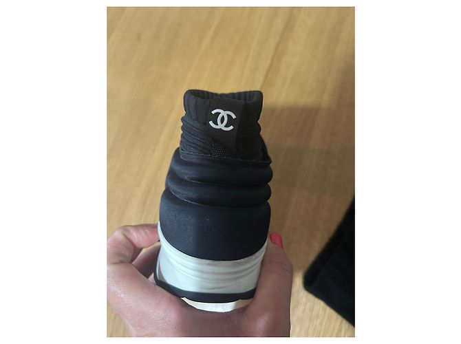 Chanel Sneakers in tessuto nero con velcro - vista 10