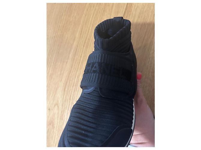 Chanel Sneakers in tessuto nero con velcro - vista 12