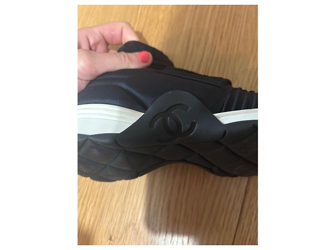 Chanel Sneakers in tessuto nero con velcro - vista 5
