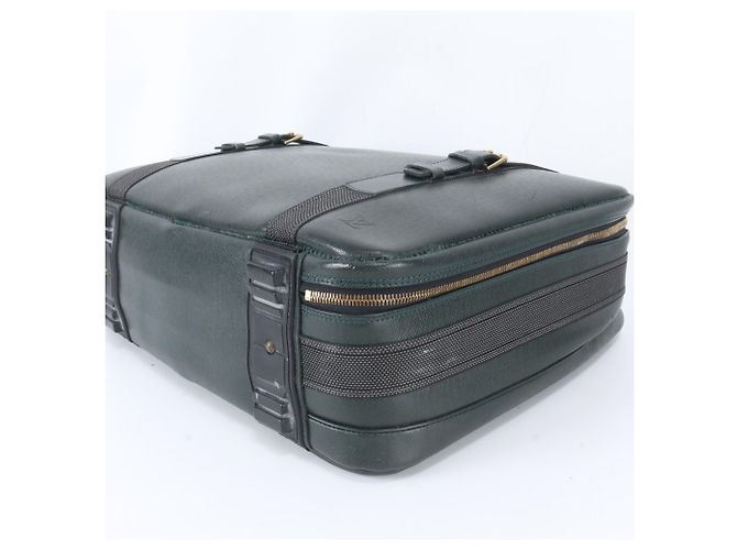 Louis Vuitton Taiga Satellite 53 Handtasche - Ansicht 6