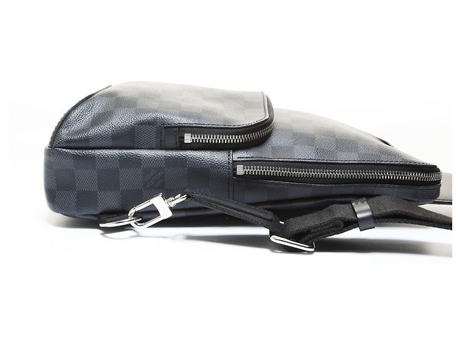 Borsa a tracolla Louis Vuitton Damier Graphite Avenue Nero - vista 4