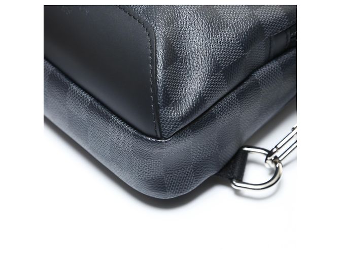 Borsa a tracolla Louis Vuitton Damier Graphite Avenue Nero - vista 6