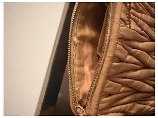 Miu Miu Borsa Matelassé in pelle beige - vista 15