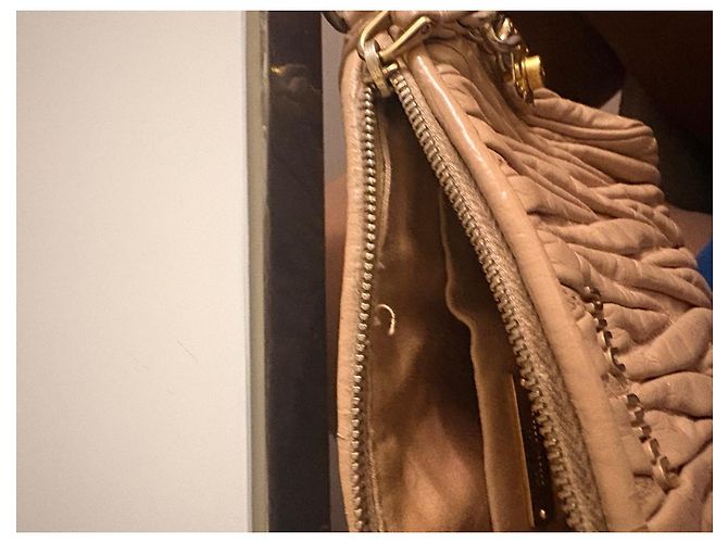 Miu Miu Borsa Matelassé in pelle beige - vista 16