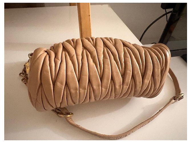 Miu Miu Borsa Matelassé in pelle beige - vista 6
