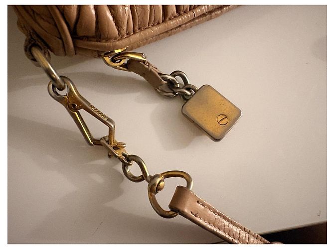 Miu Miu Borsa Matelassé in pelle beige - vista 8