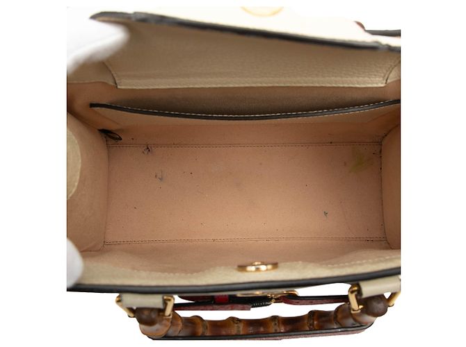 Gucci Diana Satchel aus weißem Kalbsleder und Bambus, Größe Medium - Ansicht 4