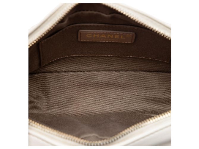 Borsa a tracolla casual Chanel White Quilted Goatskin Bianco Bianco sporco - vista 4