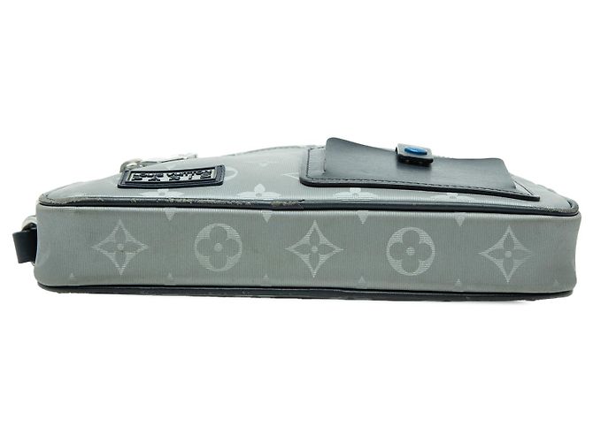 Clutch Louis Vuitton Gray Monogram Satellite Alpha Marrone - vista 3