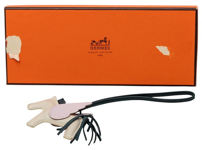 Charm per borsa Rodeo Pegase Hermès Milo Brown in agnello e Swift Grigri PM Marrone Rosa - vista 5