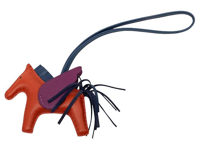Charm per borsa Hermès Orange Milo in agnello e Swift Grigri Rodeo Pegase PM Arancione - vista 2