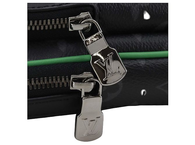 Borsa a tracolla Louis Vuitton Black Monogram Eclipse Avenue Slingbag PM Nero - vista 13