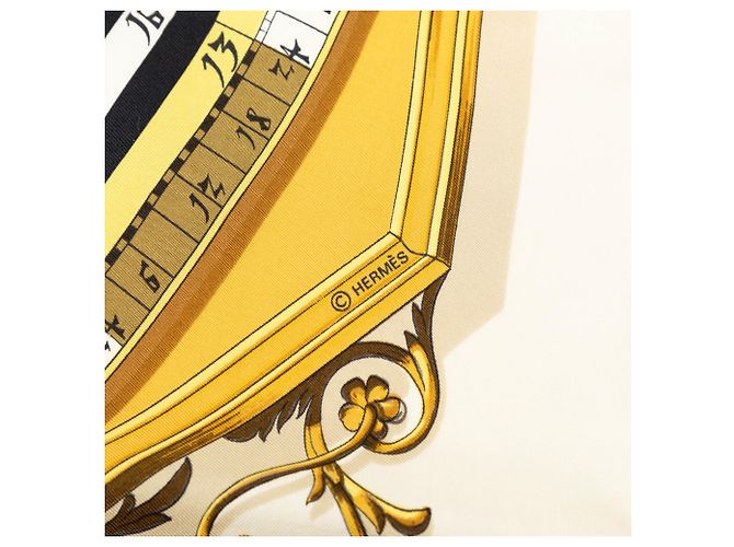 Sciarpa in seta Hermès Beige Dies et Hore 90 - vista 3