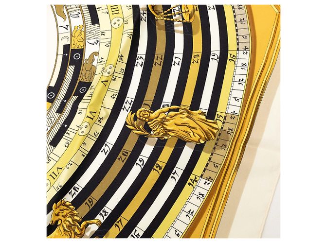 Sciarpa in seta Hermès Beige Dies et Hore 90 - vista 6