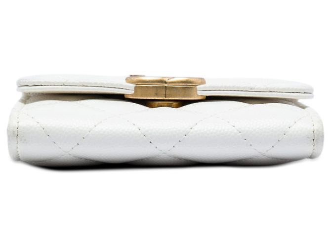 Chanel gesteppter Caviar-Kartenhalter mit Kette in Weiß - Ansicht 3