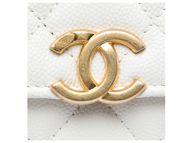 Chanel gesteppter Caviar-Kartenhalter mit Kette in Weiß - Ansicht 6