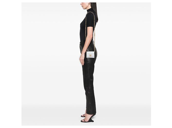 Chanel gesteppter Caviar-Kartenhalter mit Kette in Weiß - Ansicht 7