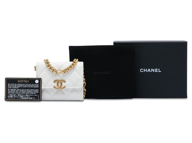 Chanel gesteppter Caviar-Kartenhalter mit Kette in Weiß - Ansicht 8