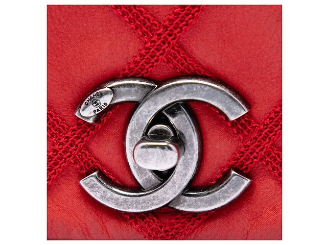 Chanel Red Small Nubuck Diamond Stitch Chain Flap Roja - vista 5