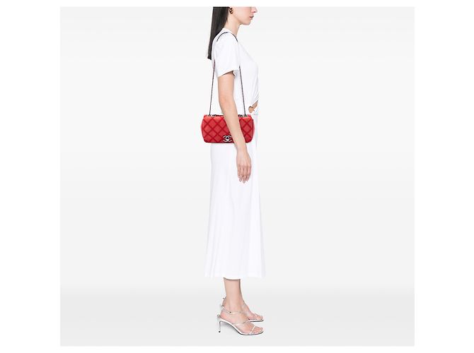 Chanel Red Small Nubuck Diamond Stitch Chain Flap Roja - vista 6