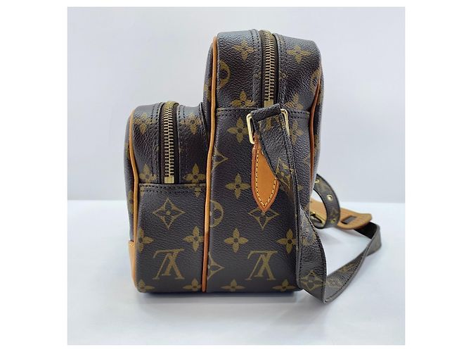 Borsa a Spalla Nile Louis Vuitton Marrone - vista 6