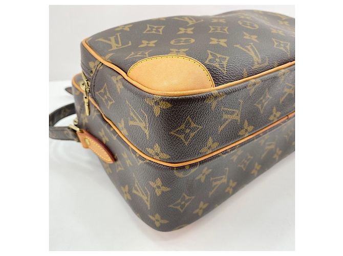 Borsa a Spalla Nile Louis Vuitton Marrone - vista 8