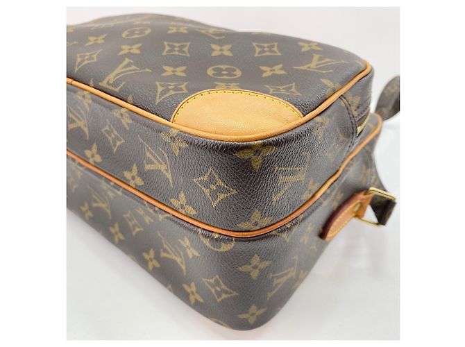 Borsa a Spalla Nile Louis Vuitton Marrone - vista 9