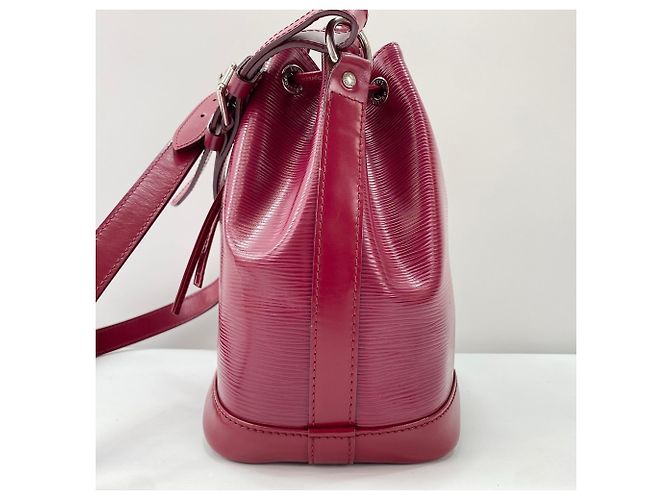Borsa a Spalla Louis Vuitton Noe BB - Rosso - vista 6